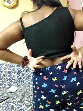 Tridha 2 online show from April 15, 7:58 pm
