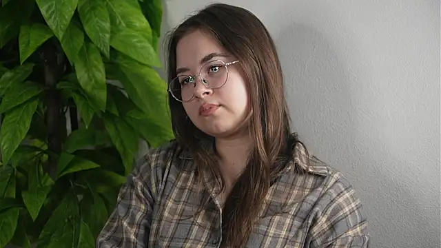 TiffaneySpikes online show from March 23, 10:48 am