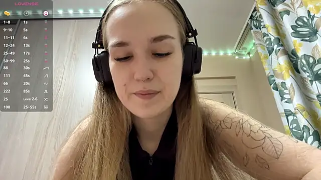 DenitaSpace online show from April 23, 2:19 pm