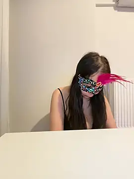 lilyums online show from June 14, 11:06 pm