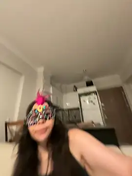 lilyums online show from July 8, 6:08 pm