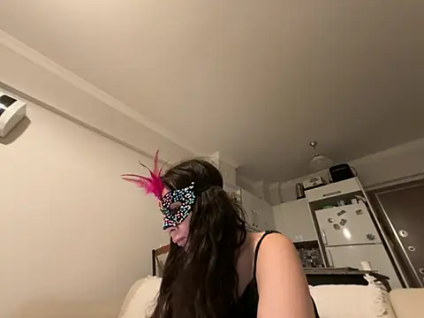 lilyums online show from July 21, 7:48 pm