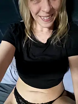 Foxyflame28 online show from March 25, 7:35 pm