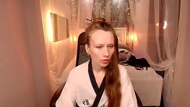 NicoleMiless online show from April 14, 12:32 pm