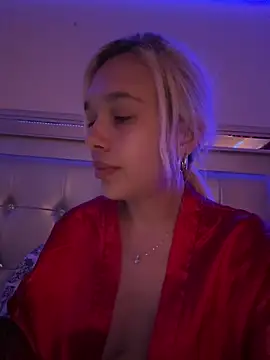 kimberlyReyes  online show from March 23, 3:12 pm