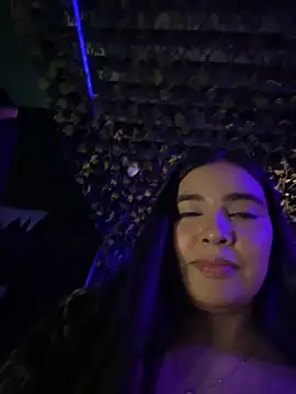 HaileyBiieber online show from March 28, 2:23 am