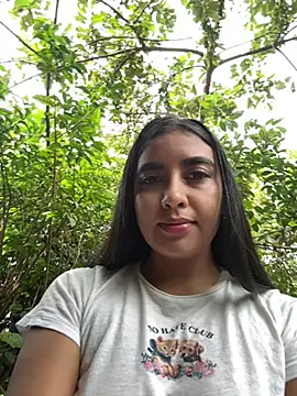 HaileyBiieber online show from April 10, 2:46 pm