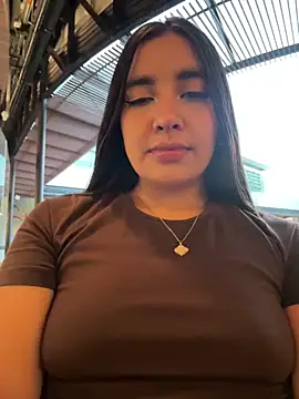 HaileyBiieber online show from April 2, 11:11 pm