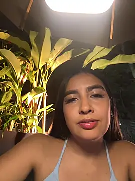 HaileyBiieber online show from April 9, 11:55 pm