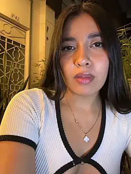 HaileyBiieber online show from April 1, 11:56 pm