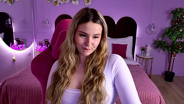 CharlotteAtwoood online show from May 18, 4:12 pm