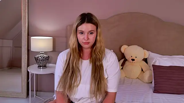 CharlotteAtwoood online show from June 14, 4:08 pm