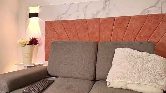MeganEvanss   online show from April 28, 1:48 am
