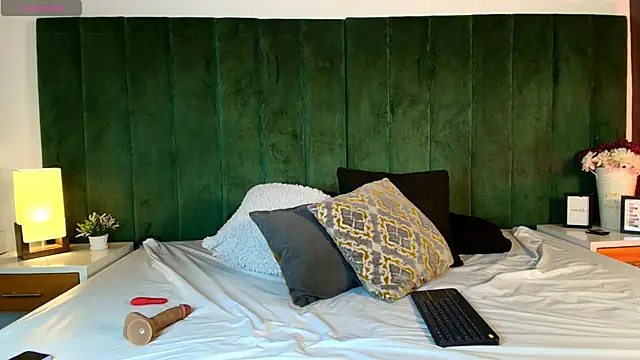 MeganEvanss   online show from June 6, 11:21 pm