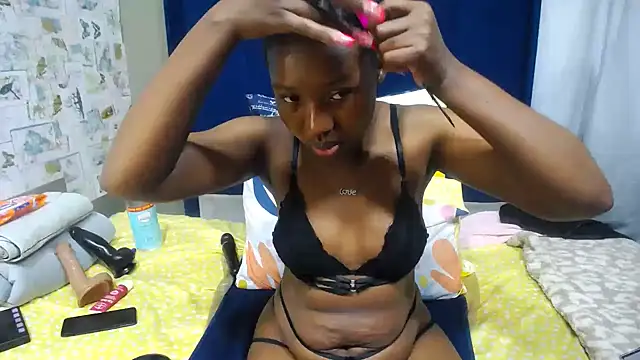 Candylips22 online show from June 27, 7:47 am