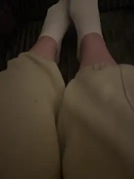 Snapshot of LilouPieds chatting on March 24, 6:41 pm LilouPieds online show from March 24, 6:41 pm