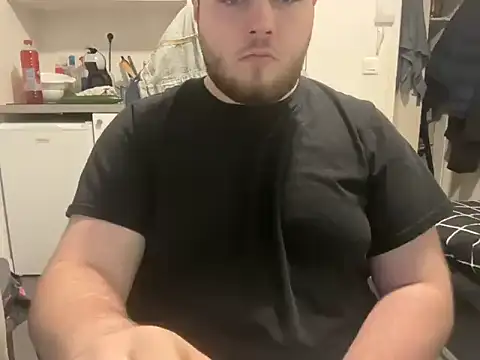 leowhitecock01 online show from March 22, 7:04 pm