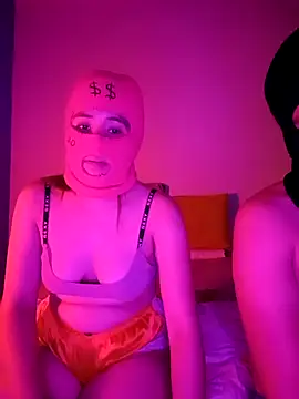 Nancyflores online show from April 18, 6:27 am