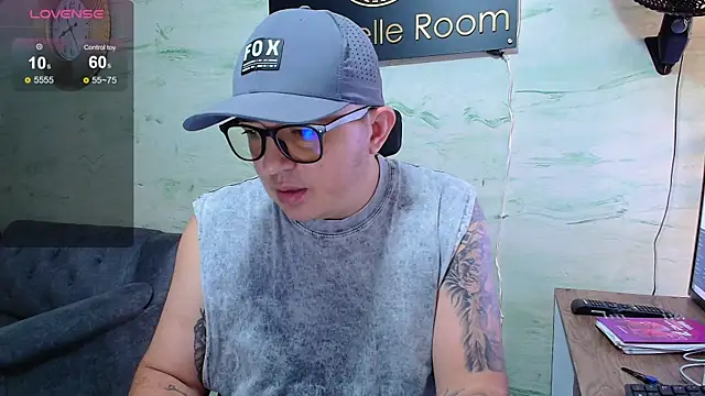 maximo daddy online show from April 20, 1:24 pm