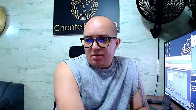 maximo daddy online show from May 10, 1:31 am