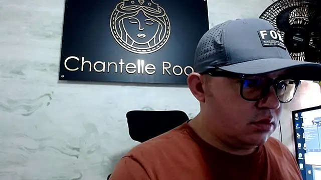 maximo daddy online show from May 17, 1:00 pm