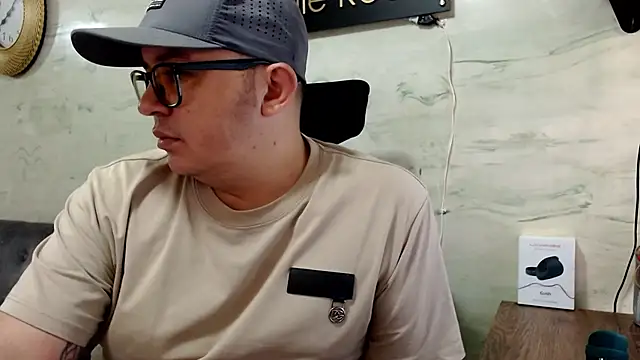 maximo daddy online show from May 29, 1:06 pm
