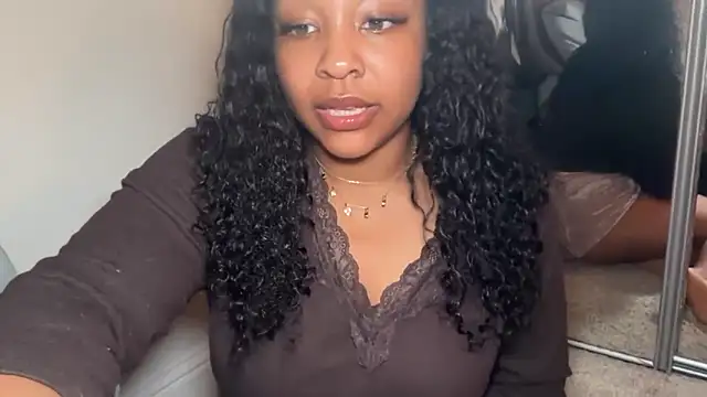 Yourmommysilk online show from March 23, 5:18 am