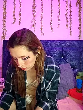 Amber prada online show from April 22, 9:10 pm