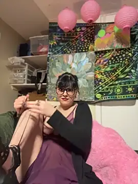 mango-kitty online show from April 20, 6:31 pm