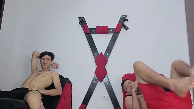 Snapshot of LatinsGuys2026 chatting on March 25, 12:15 pm LatinsGuys2026 online show from March 25, 12:15 pm