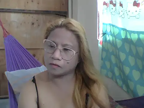 PinayChristine online show from April 9, 3:52 am