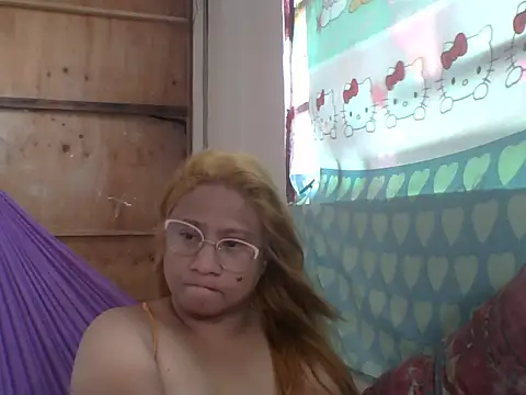 PinayChristine online show from March 27, 7:06 am
