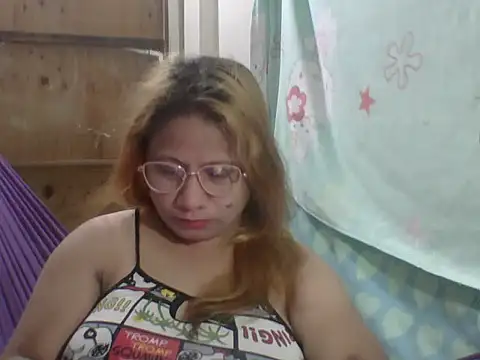 Snapshot of PinayChristine chatting on June 2, 2:17 pm PinayChristine online show from June 2, 2:17 pm