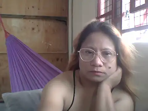 Snapshot of PinayChristine chatting on July 19, 8:01 am PinayChristine online show from July 19, 8:01 am
