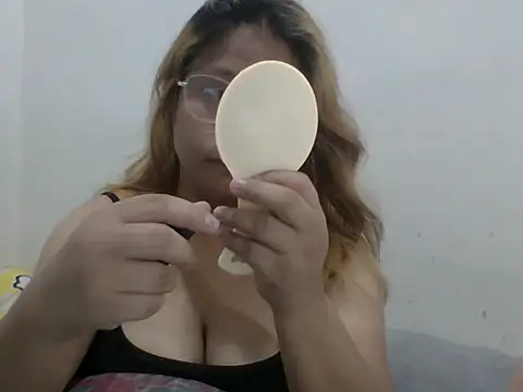 Snapshot of PinayChristine chatting on June 30, 6:57 am PinayChristine online show from June 30, 6:57 am