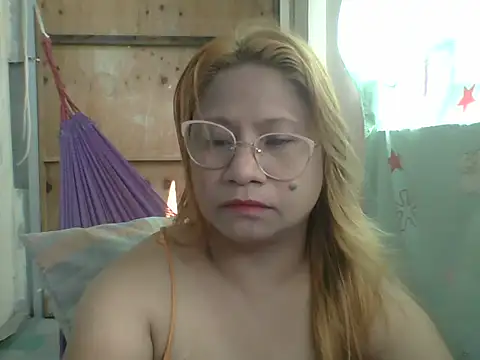 PinayChristine online show from April 12, 12:58 am