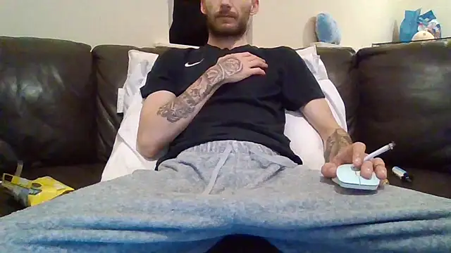 feetlovrr94 online show from April 17, 12:02 am