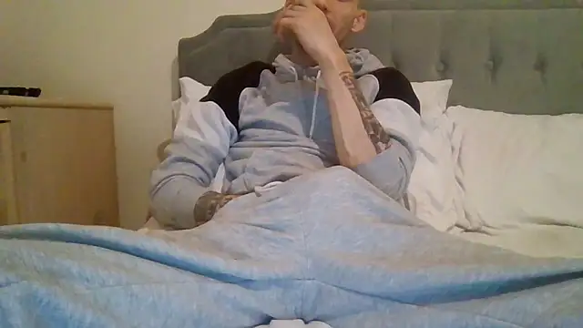 feetlovrr94 online show from March 23, 3:12 pm