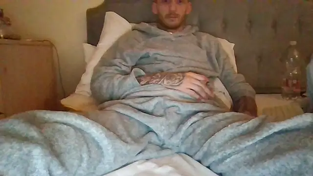feetlovrr94 online show from March 26, 1:26 am
