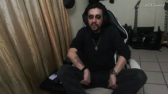 IASuarezV online show from April 26, 6:32 am