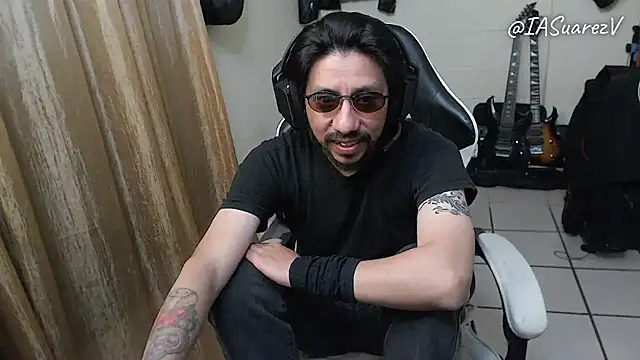 IASuarezV online show from April 7, 11:34 am