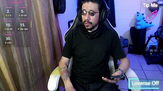IASuarezV online show from May 19, 5:36 am