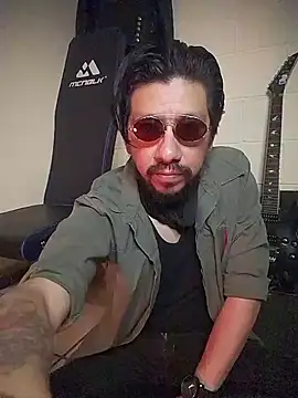 IASuarezV online show from April 14, 3:55 am