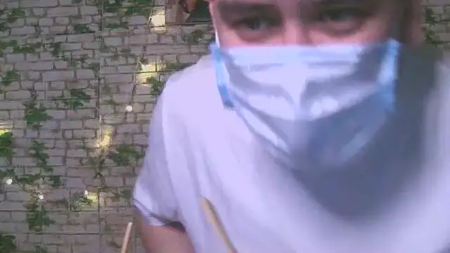 Snapshot of LikaandsJonh chatting on March 31, 7:32 am LikaandsJonh online show from March 31, 7:32 am