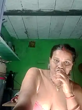 Snapshot of Shivani09900 chatting on July 10, 9:15 pm Shivani09900 online show from July 10, 9:15 pm