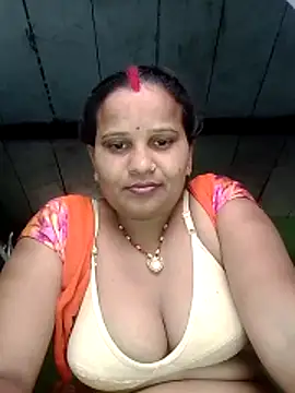 Snapshot of Shivani09900 chatting on June 21, 7:47 am Shivani09900 online show from June 21, 7:47 am