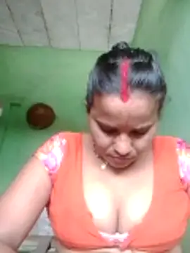Snapshot of Shivani09900 chatting on June 3, 6:03 am Shivani09900 online show from June 3, 6:03 am