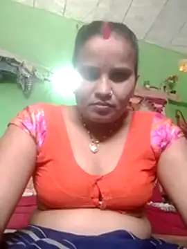 Snapshot of Shivani09900 chatting on May 26, 4:10 am Shivani09900 online show from May 26, 4:10 am