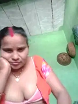 Snapshot of Shivani09900 chatting on June 2, 7:08 am Shivani09900 online show from June 2, 7:08 am