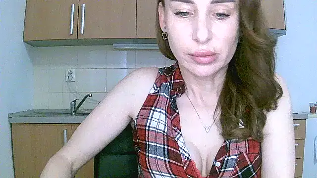 GlarysLoveressSx online show from April 15, 1:04 pm